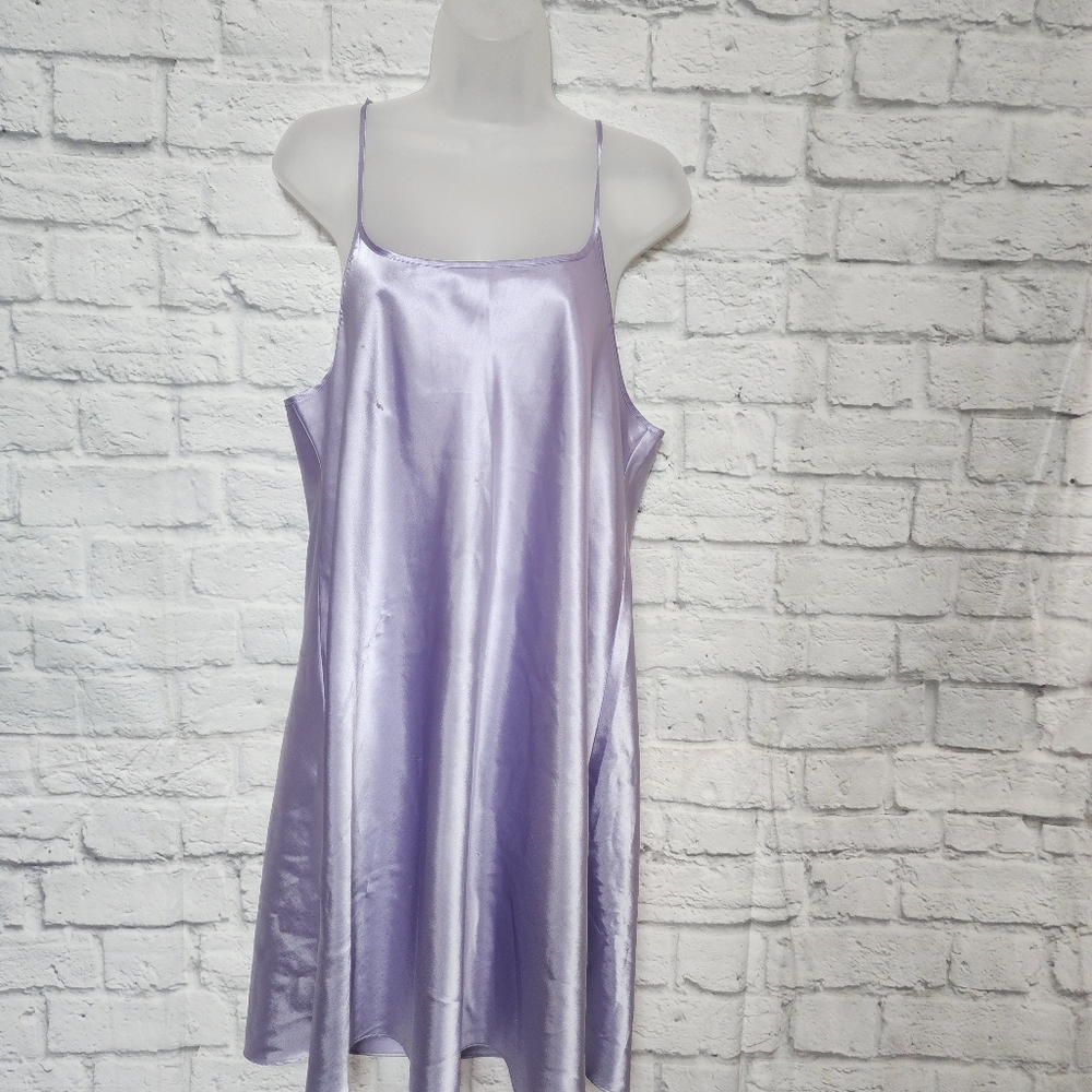 Delicate Treasures Intimates VTG Satin Chemis Slip